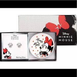NWT Minnie Mouse Clear Crystal Stud in Sterling Silver with Bonus‎ Trinket Box